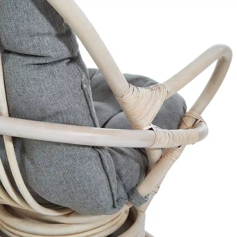 Fauteuil à bascule pivotant en rotin
